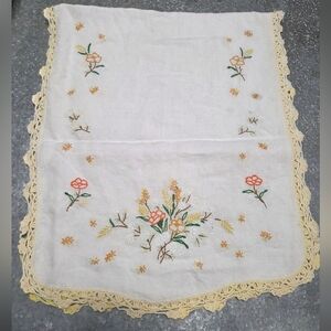 Vintage Yellow Flower Boquet Tablerunner 37" Long